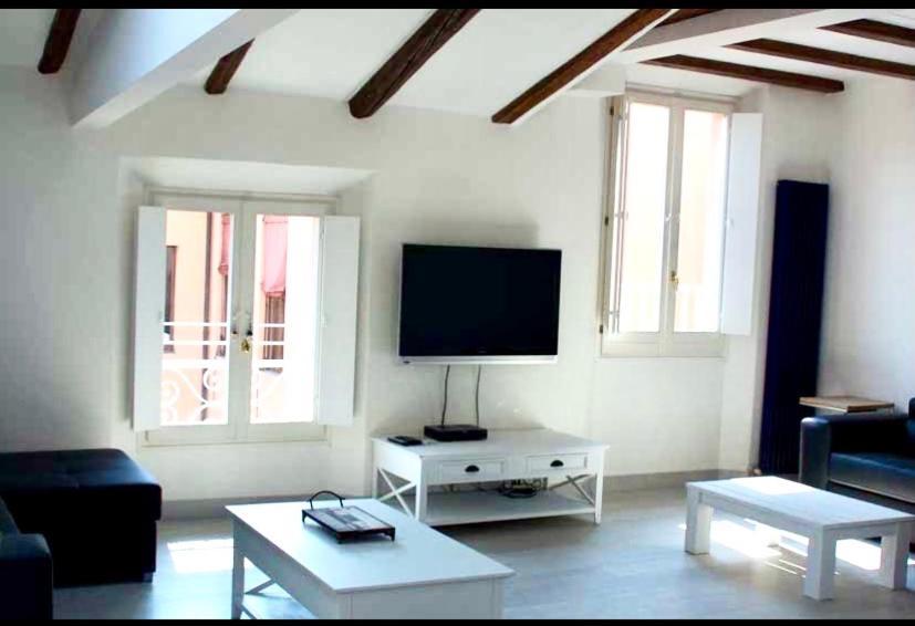 Mansarda Teatro Duse Centro Apartment โบโลญญา ภายนอก รูปภาพ