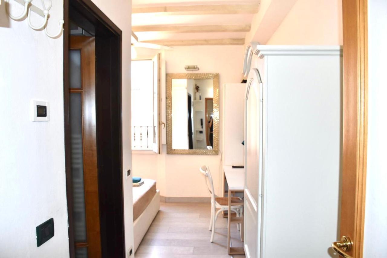 Mansarda Teatro Duse Centro Apartment โบโลญญา ภายนอก รูปภาพ