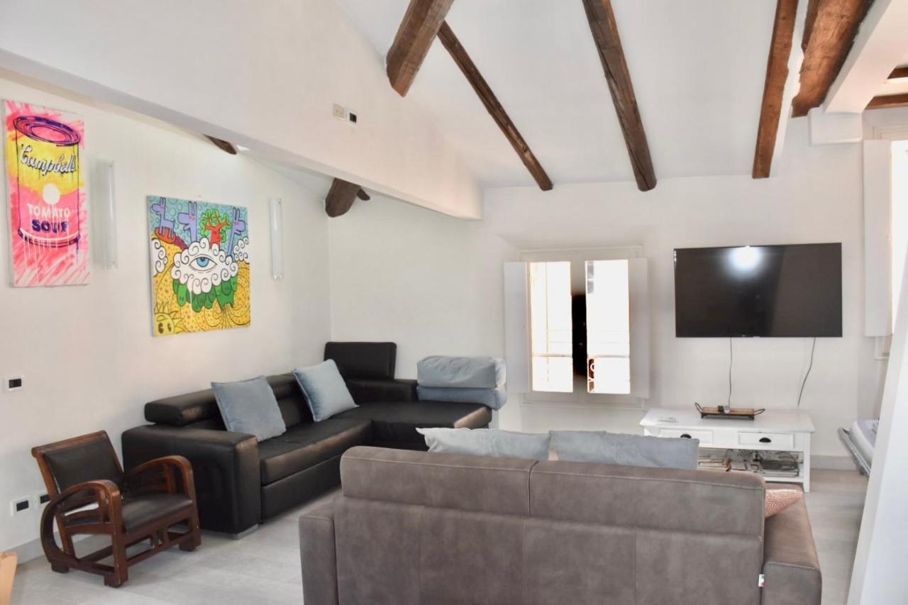Mansarda Teatro Duse Centro Apartment โบโลญญา ภายนอก รูปภาพ