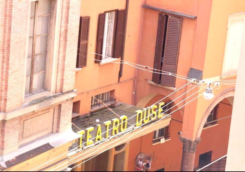 Mansarda Teatro Duse Centro Apartment โบโลญญา ภายนอก รูปภาพ